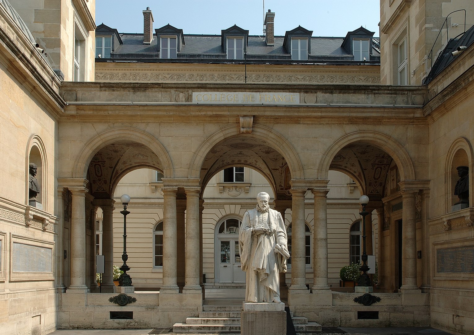 1530px College de france